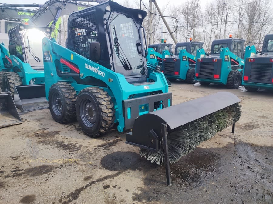 Щетки на мини-погрузчики Щетки на мини-погрузчики