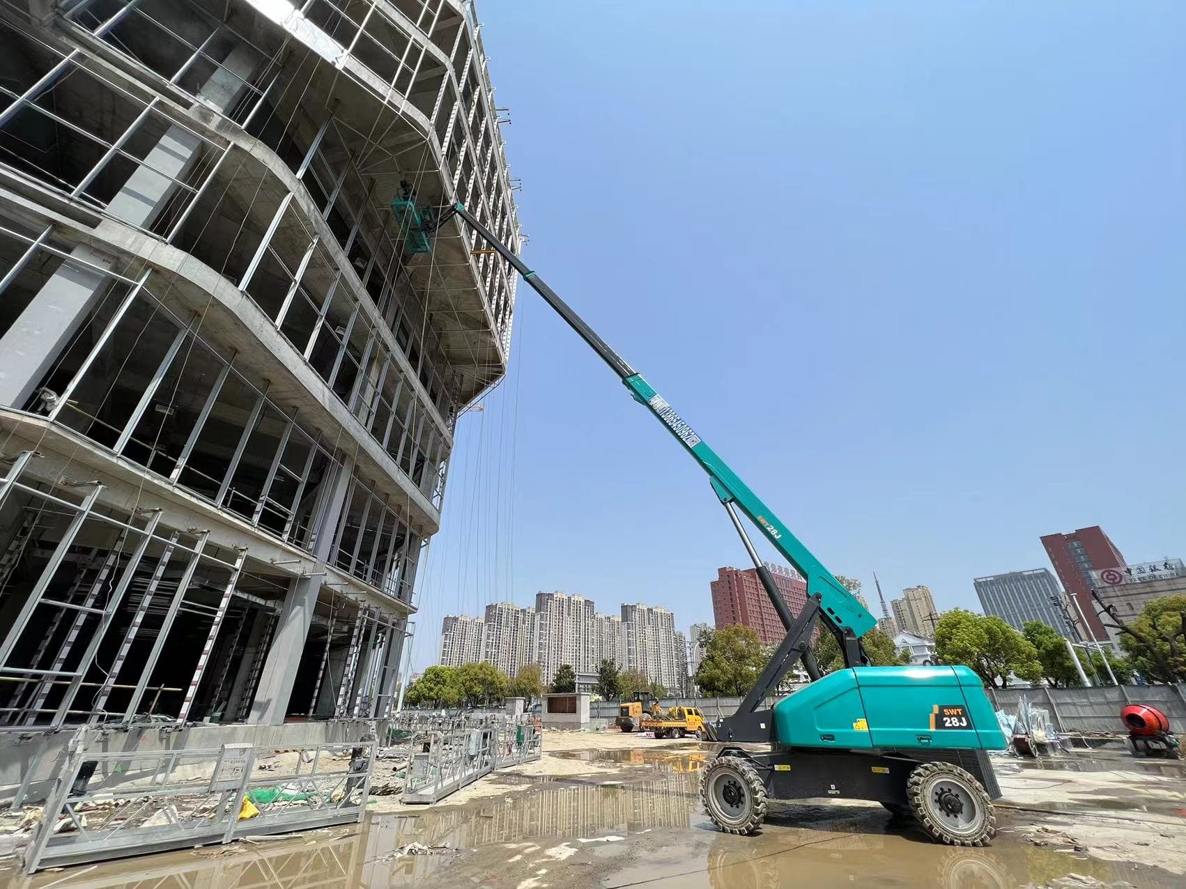 Телескопический подъемник SUNWARD SWT28J